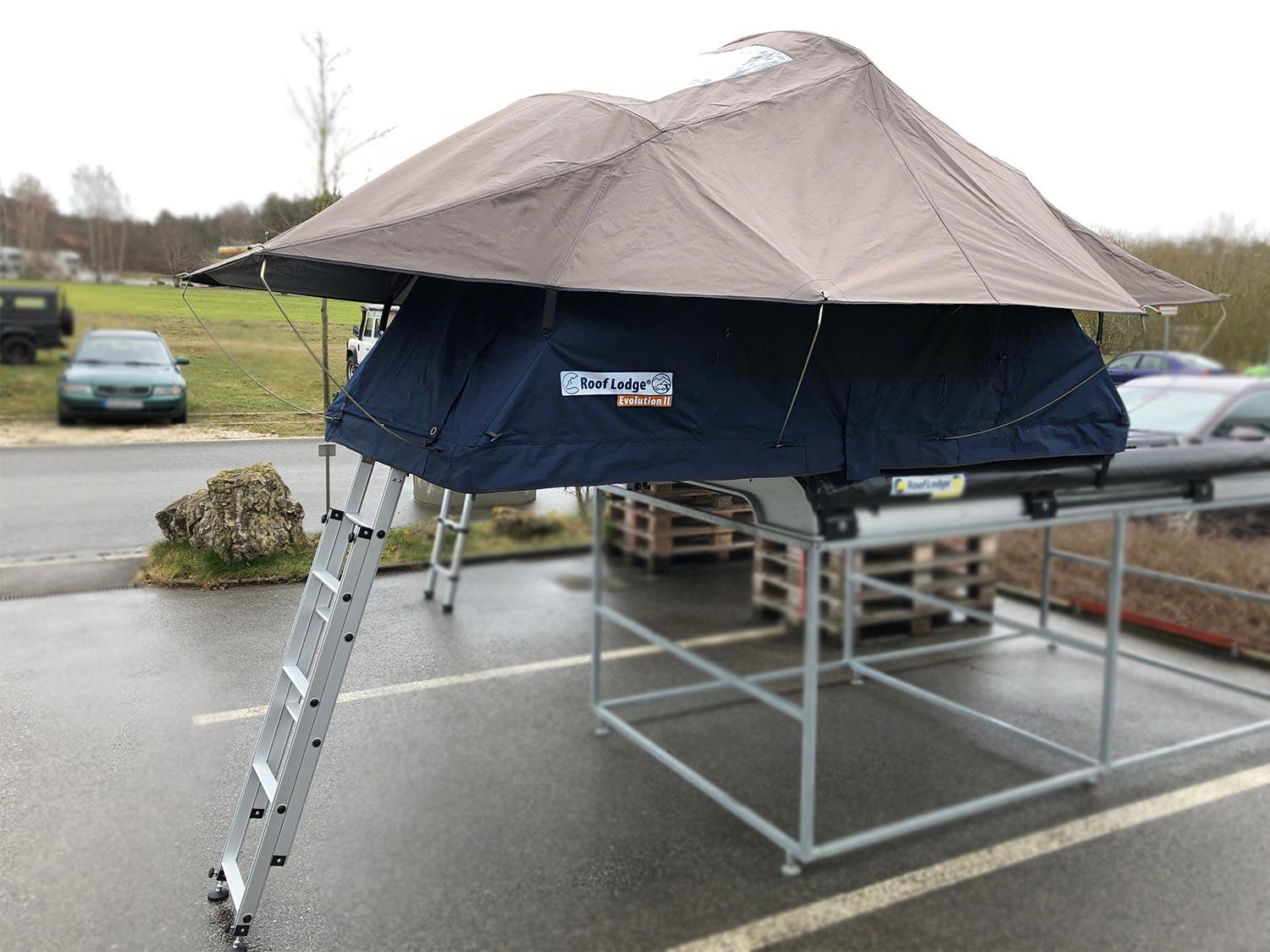 Foldable roof tent for all weather