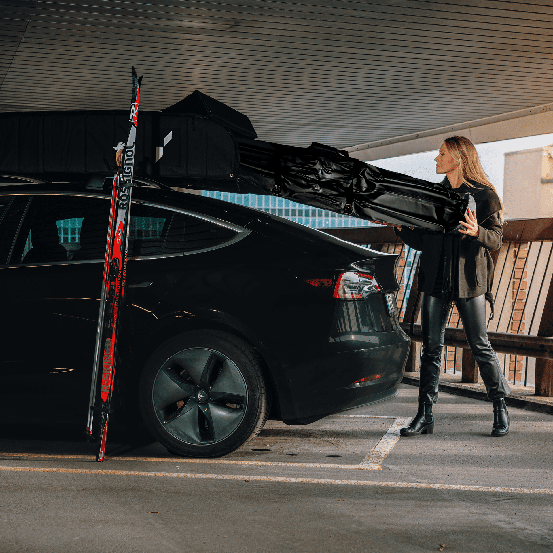 Skitasche in der Dachbox