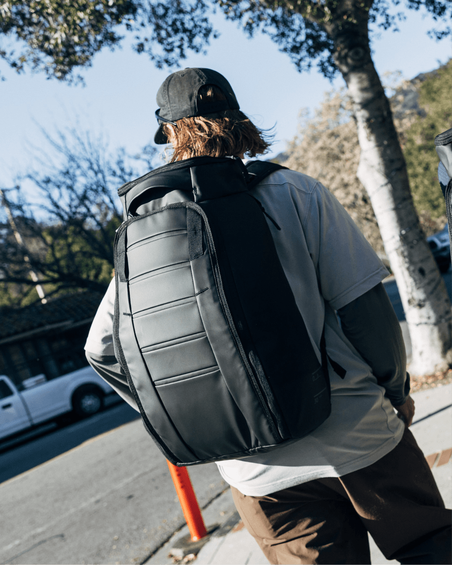 Hugger Backpack 30L - Black Out 