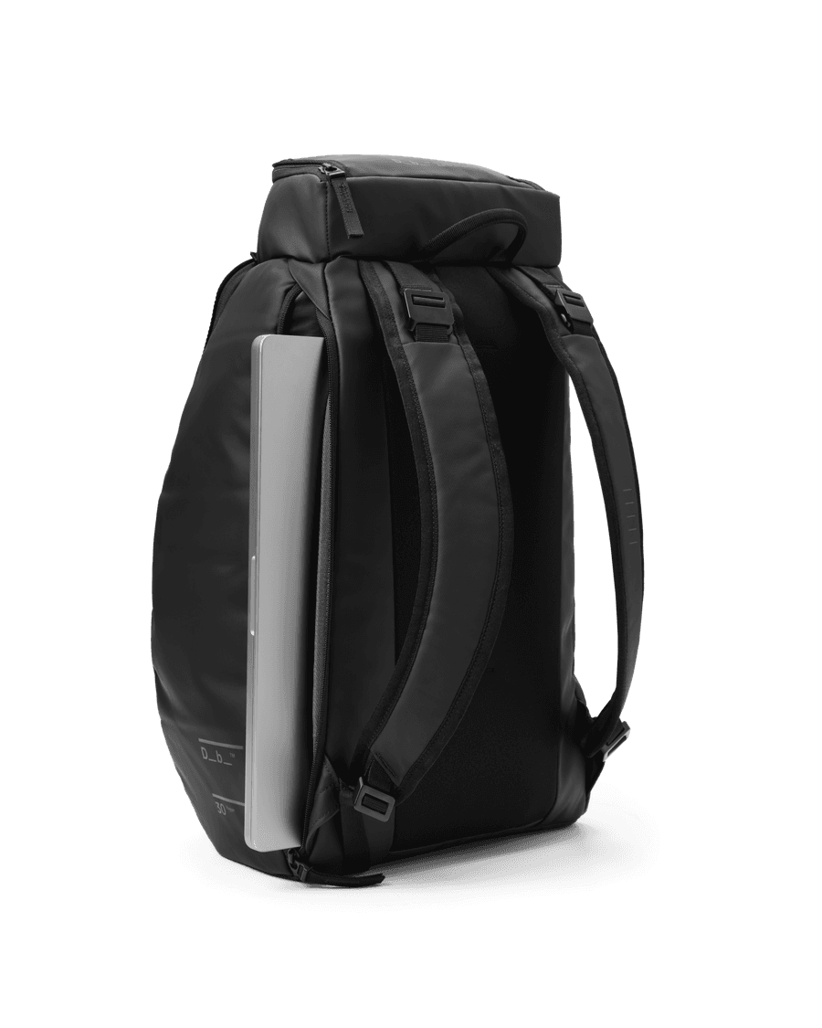 Hugger Backpack 30L - Black Out 
